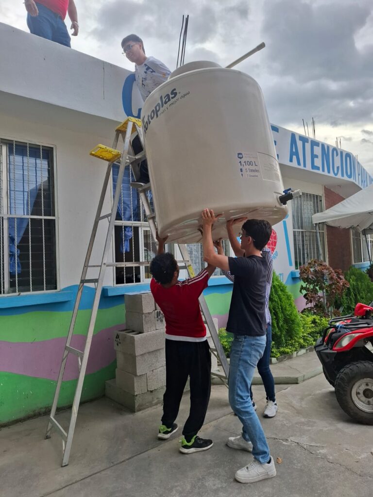 CADEP Operators taking the tanks up to the roof